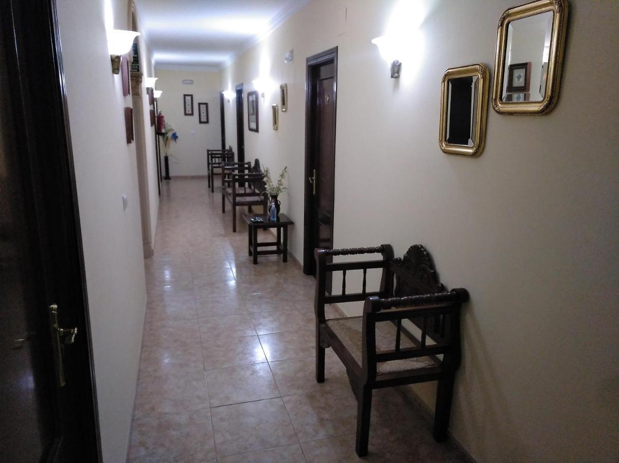 Отель Hostal El Poligono Люсена Экстерьер фото